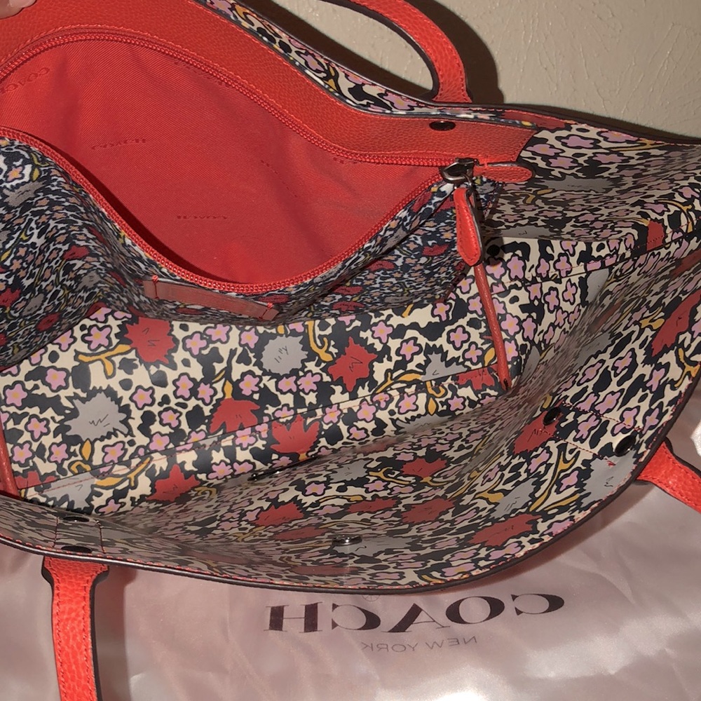 Coach Handbag - Picture 4 of 8